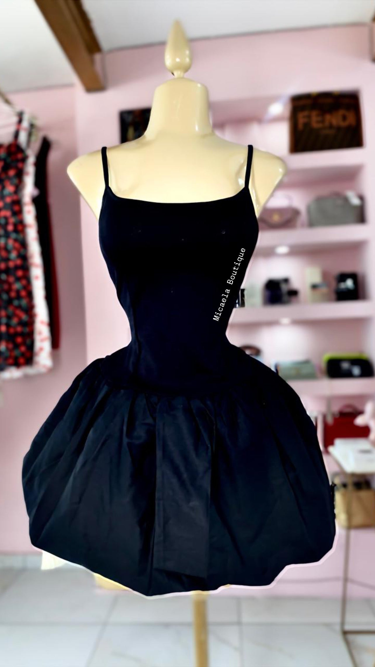 Vestido globo negro