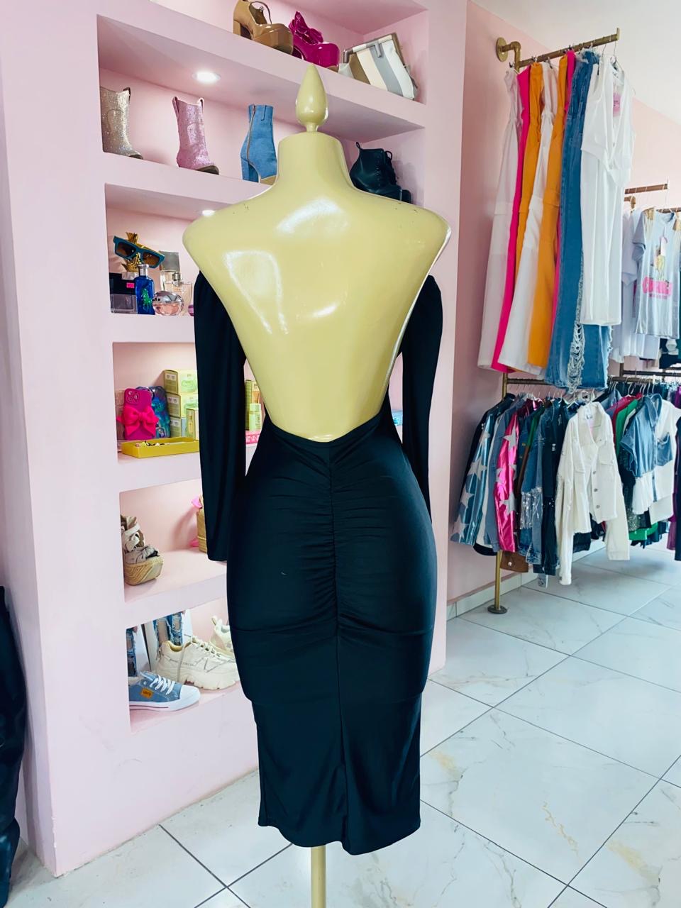 Vestido outshoulder negro