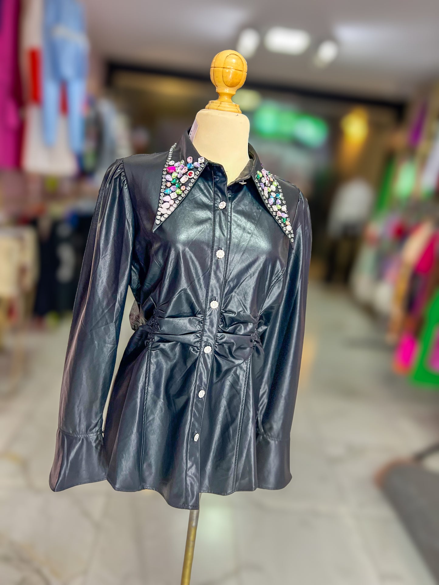 Blusa piel sintética