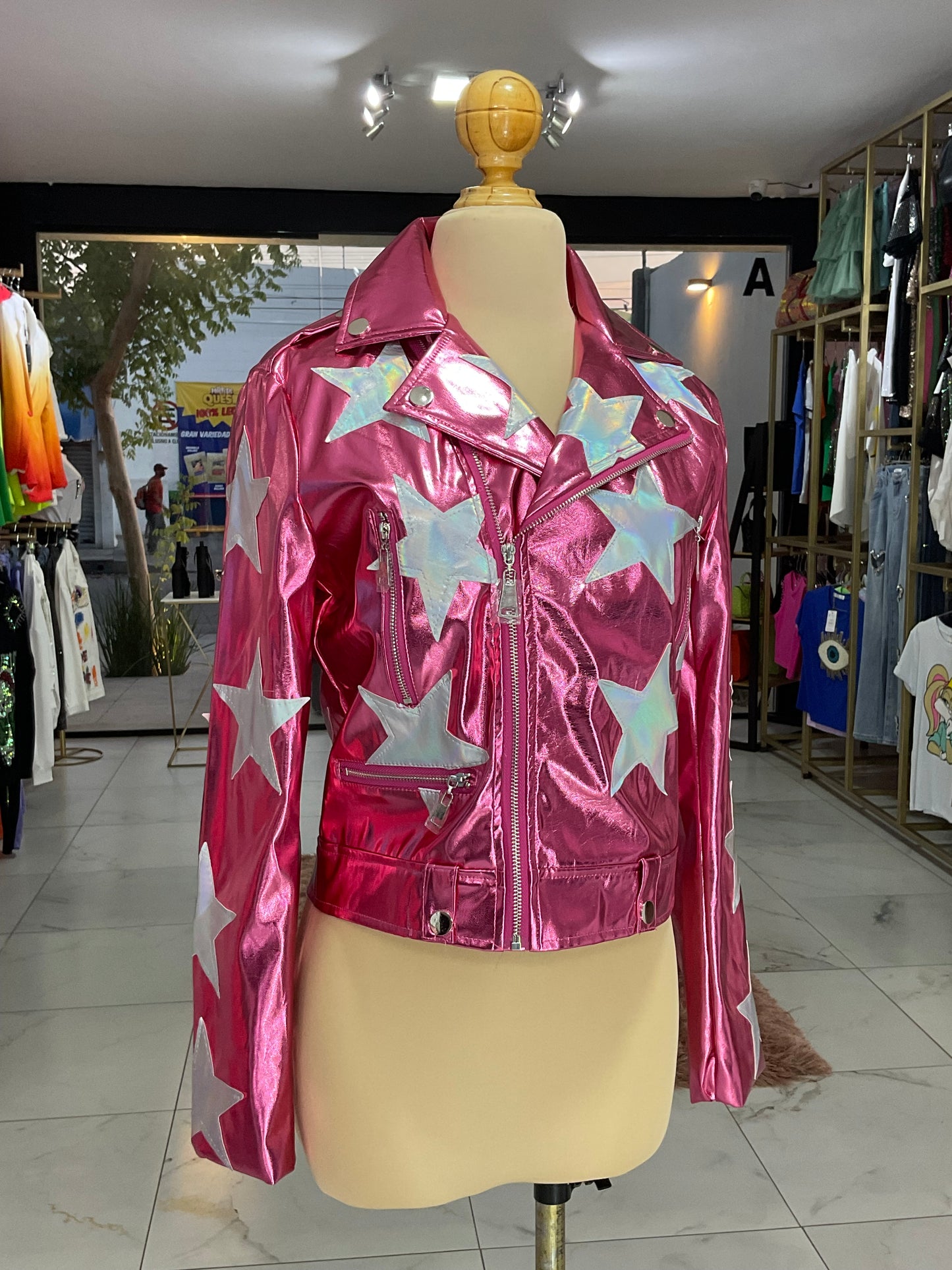 Bomber rosa y estrellas