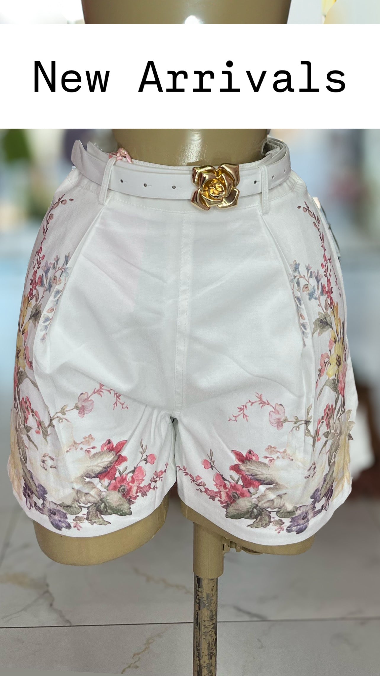 Short corto floral